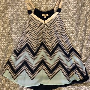 Sleveless flowy blouse